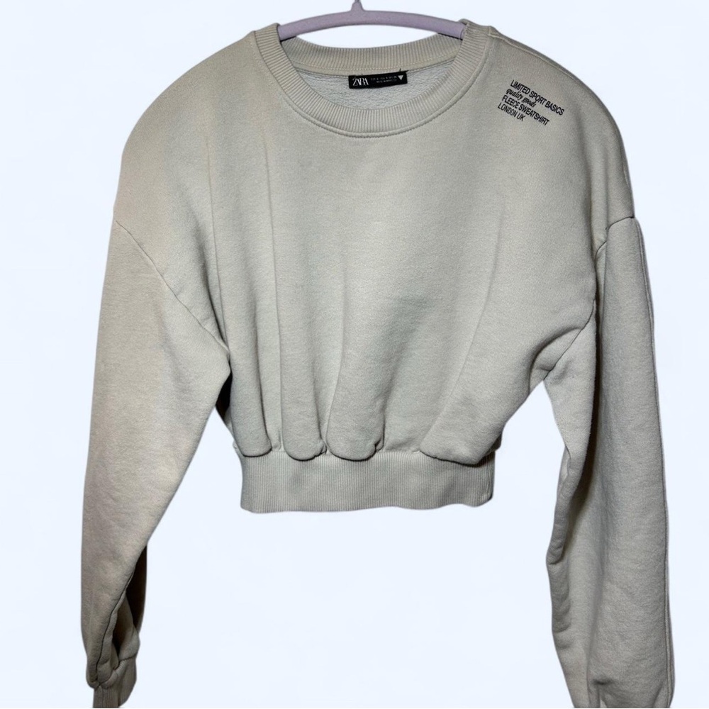 Zara ivory cropped hoodie.